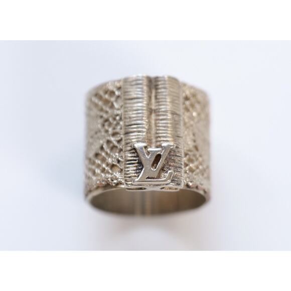 Louis Vuitton "Bijoux Fantaisie" Vintage Gold Tone LV Logo Mesh Wide Ring - Picture 5 of 12